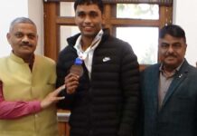 Eighth National Boxing Championship: Harsh Chaudhary, who is training as a Deputy Jailor, won a bronze medal