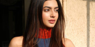 “Kashika Kapoor Shines Radiantly in Golden Sunlight”